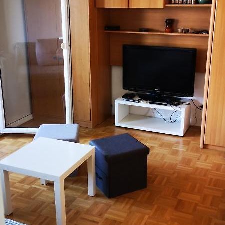 Corner Tower // Prijetno Stanovanje Za 4 Osebe + Free Parking לובליאנה מראה חיצוני תמונה